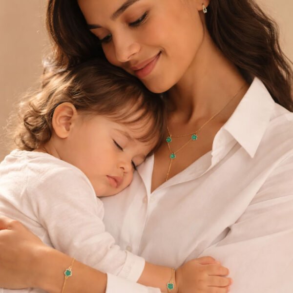 Green-Clover-Necklace,-Bracelet,-Ring,-Stud-Earring-Set